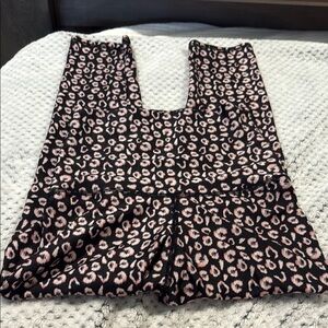 Emily Hsu Designs Black and Pink Floral Leggings Stretchy Knit